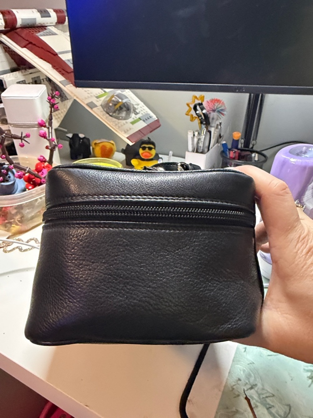 Gucci Black Leather Travel Toiletry Bag - Picture 7 of 8